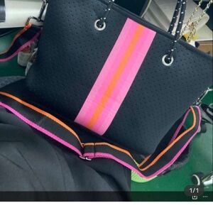 NEOPRENE purse black